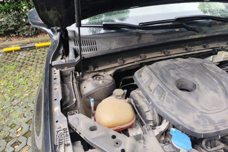 Used Geely Auto Monjaro 2020 High-Energy Edition 300T Yáoxīngzhě Engine Bay Right