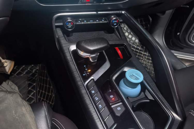 Used Geely Auto Monjaro 2020 High-Energy Edition 350T Yáoxīngzhě Gear Lever