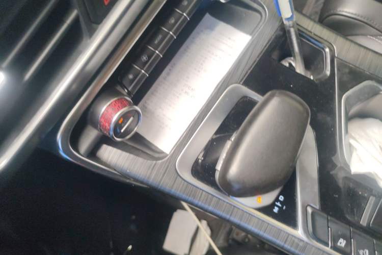 Used Geely Auto Monjaro 2020 High-Energy Edition 350T Yáoxīngzhě Gear Lever