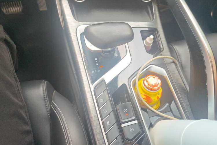 Used Geely Auto Monjaro 2020 High-Energy Edition 350T Yáoxīngzhě Gear Lever