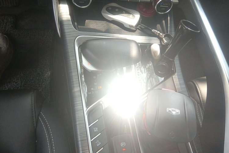 Used Geely Auto Monjaro 2020 High-Energy Edition 350T Yáoxīngzhě Gear Lever