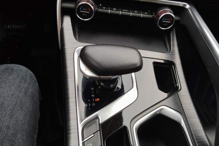 Used Geely Auto Monjaro 2020 High-Energy Edition 350T Yáoxīngzhě Gear Lever