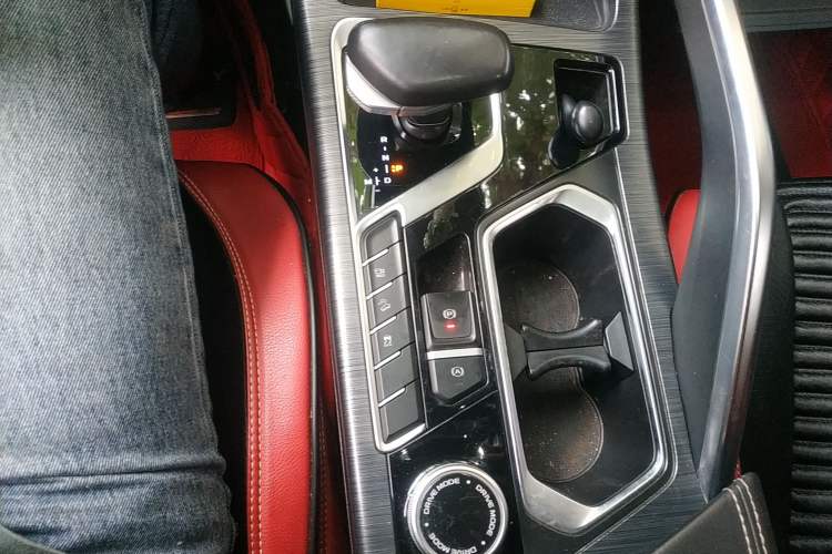 Used Geely Auto Monjaro 2020 High-Energy Edition 350T Yáoxīngzhě Gear Lever
