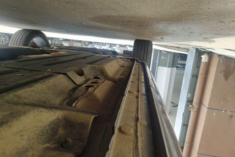 Used Geely Auto Monjaro 2020 High-Energy Edition 350T Yáoxīngzhě Left Side Sill