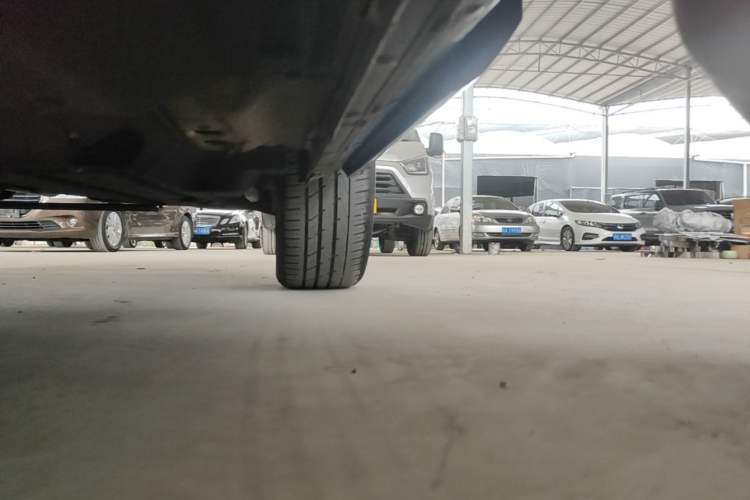 Used Geely Auto Monjaro 2020 High-Energy Edition 350T Yáoxīngzhě Left Side Sill