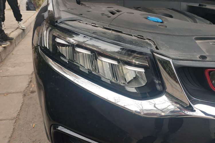 Used Geely Auto Monjaro 2020 High-Energy Edition 350T Yáoxīngzhě Right Front Headlight