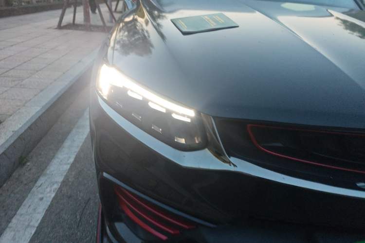 Used Geely Auto Monjaro 2020 High-Energy Edition 350T Yáoxīngzhě Right Front Headlight