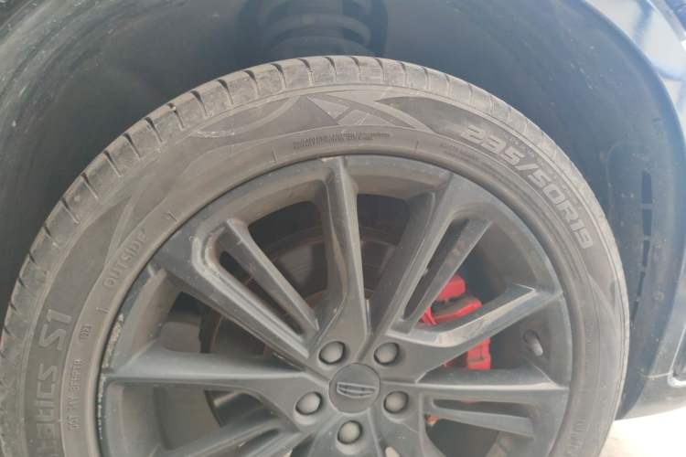 Used Geely Auto Monjaro 2020 High-Energy Edition 350T Yáoxīngzhě Right Front Wheel Hub