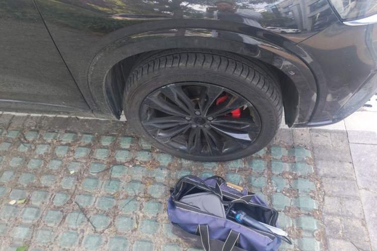 Used Geely Auto Monjaro 2020 High-Energy Edition 350T Yuxingzhe AWD Right Front Wheel Hub