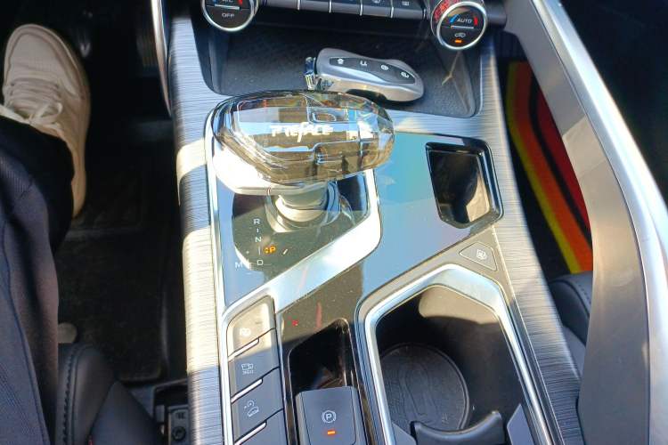 Used Geely Auto Monjaro 2020 High-Energy Edition 350T Yuxingzhe Gear Lever