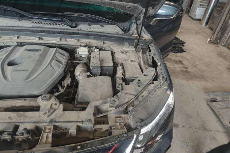 Used Geely Auto Monjaro 2020 High-Energy Edition 350T Yáoxīngzhě Engine Bay Left