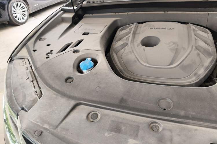 Used Geely Auto Monjaro 2020 High-Energy Edition 350T Yáoxīngzhě Engine Bay Right