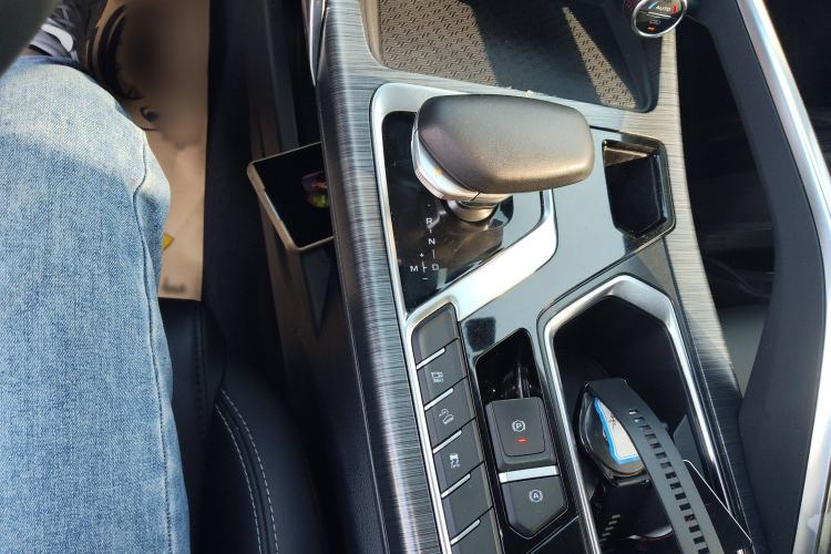 Used Geely Auto Monjaro 2020 High-Energy Edition 350T Yáoxīngzhě Gear Lever