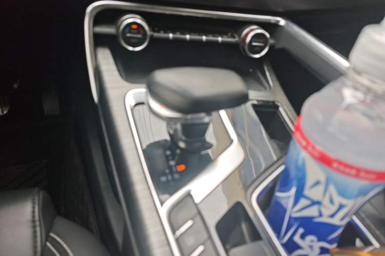 Used Geely Auto Monjaro 2020 High-Energy Edition 350T Yáoxīngzhě Gear Lever