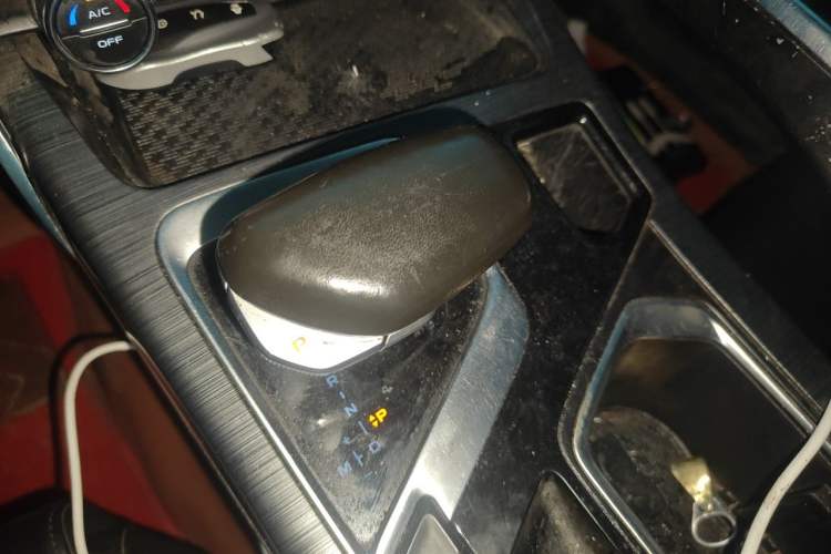 Used Geely Auto Monjaro 2020 High-Energy Edition 350T Yáoxīngzhě Gear Lever