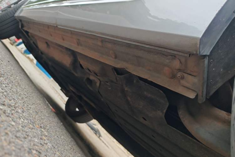 Used Geely Auto Monjaro 2020 High-Energy Edition 350T Yáoxīngzhě Left Side Sill