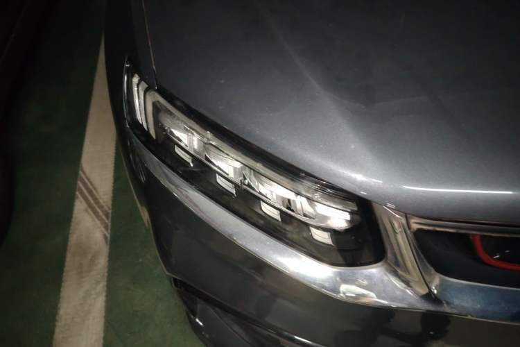 Used Geely Auto Monjaro 2020 High-Energy Edition 350T Yáoxīngzhě Right Front Headlight
