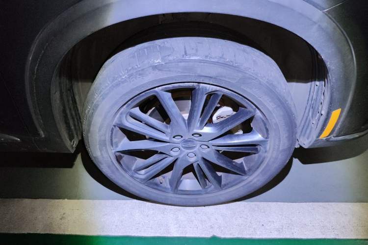 Used Geely Auto Monjaro 2020 High-Energy Edition 300T Yáoxīngzhě Right Front Wheel Hub