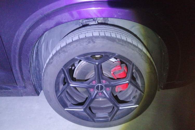 Used Geely Auto Monjaro 2020 High-Energy Edition 350T Yuxingzhe AWD Right Front Wheel Hub