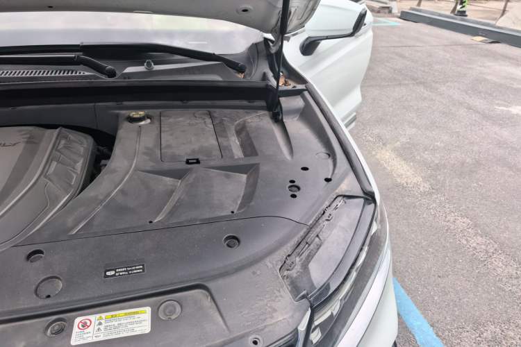 Used Geely Auto Monjaro 2020 High-Energy Edition 350T Yáoxīngzhě Engine Bay Left