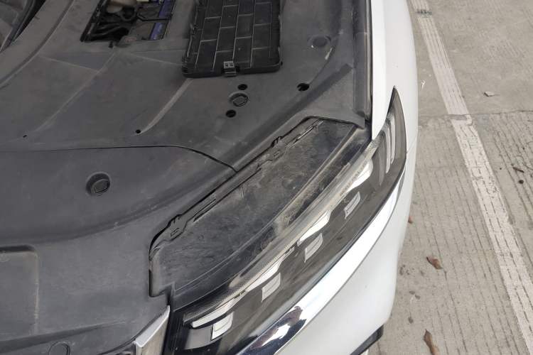 Used Geely Auto Monjaro 2020 High-Energy Edition 350T Yáoxīngzhě Engine Bay Left