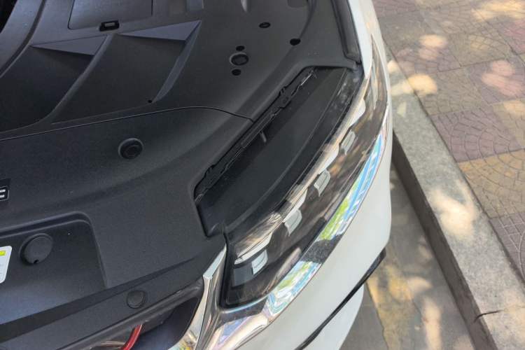 Used Geely Auto Monjaro 2020 High-Energy Edition 350T Yáoxīngzhě Engine Bay Left