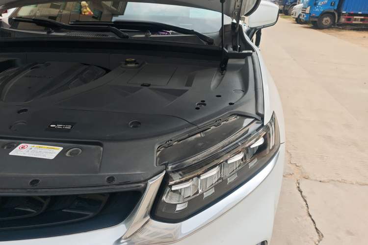 Used Geely Auto Monjaro 2020 High-Energy Edition 300T Yáoxīngzhě Engine Bay Left