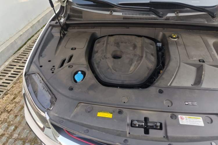 Used Geely Auto Monjaro 2020 High-Energy Edition 350T Yáoxīngzhě Engine Bay Right