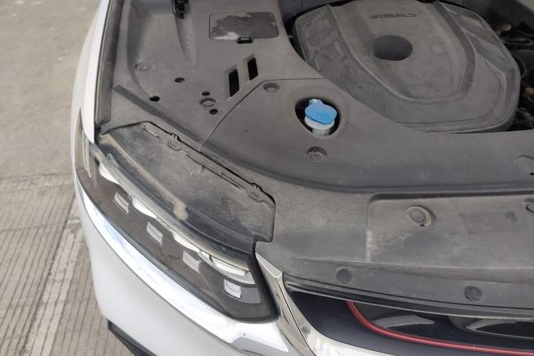 Used Geely Auto Monjaro 2020 High-Energy Edition 350T Yáoxīngzhě Engine Bay Right