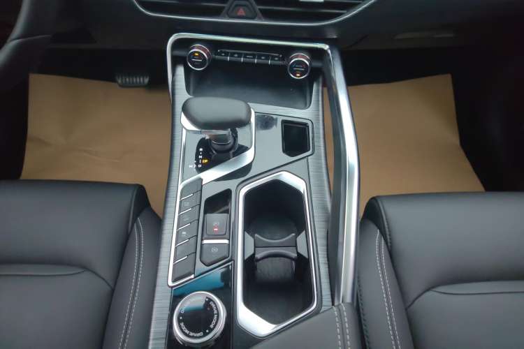 Used Geely Auto Monjaro 2020 High-Energy Edition 350T Yáoxīngzhě Gear Lever