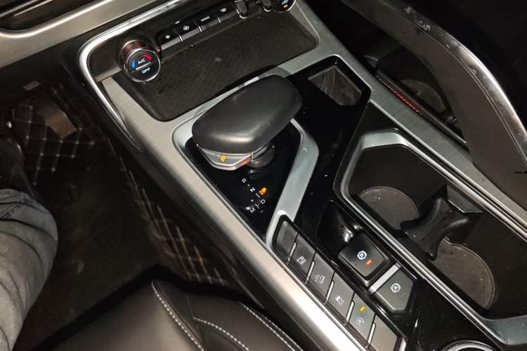 Used Geely Auto Monjaro 2020 High-Energy Edition 300T Yáoxīngzhě Gear Lever