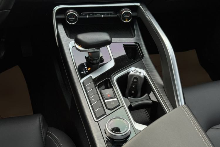 Used Geely Auto Monjaro 2020 High-Energy Edition 350T Yáoxīngzhě Interior 4
