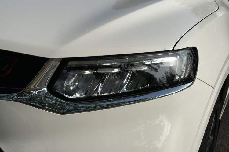 Used Geely Auto Monjaro 2020 High-Energy Edition 350T Yáoxīngzhě Left Front Headlight