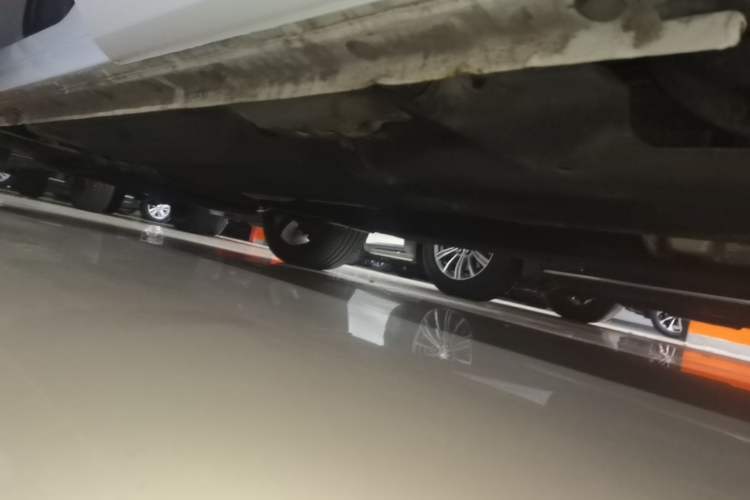 Used Geely Auto Monjaro 2020 High-Energy Edition 350T Yáoxīngzhě Left Side Sill