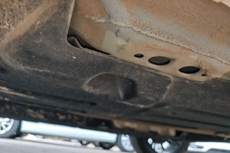 Used Geely Auto Monjaro 2020 High-Energy Edition 300T Yáoxīngzhě Left Side Sill
