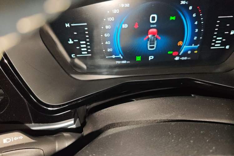 Used Geely Auto Monjaro 2020 High-Energy Edition 300T Yáoxīngzhě Odometer Close Up