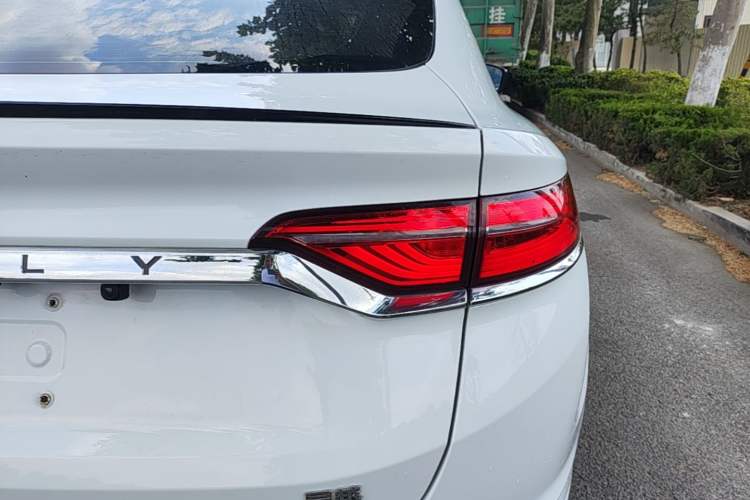 Used Geely Auto Monjaro 2020 High-Energy Edition 350T Yáoxīngzhě Right Rear Taillight