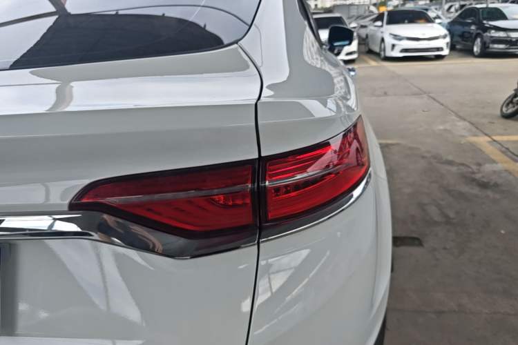 Used Geely Auto Monjaro 2020 High-Energy Edition 300T Yáoxīngzhě Right Rear Taillight