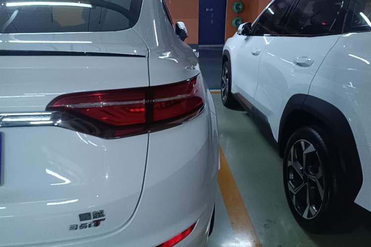 Used Geely Auto Monjaro 2020 High-Energy Edition 350T Yáoxīngzhě Right Rear Taillight