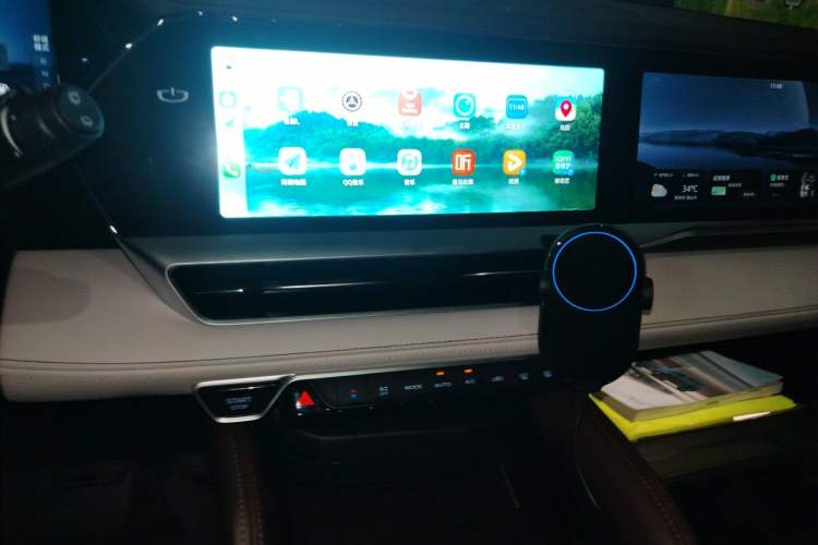 Used Geely Auto Monjaro L 2021 2.0TD DCT EVO Two-Wheel Drive Prestige Version Audio And AC Panel