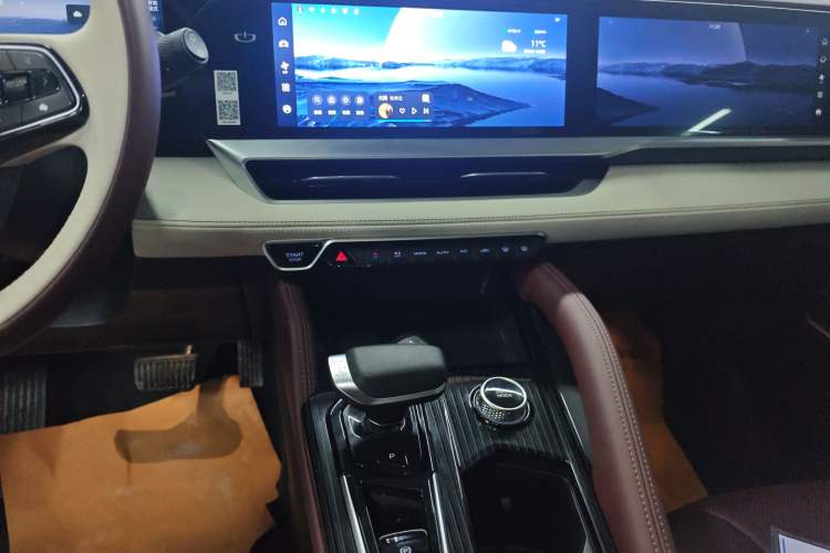 Used Geely Auto Monjaro L 2021 2.0TD DCT EVO Two-Wheel Drive Prestige Version Audio And AC Panel