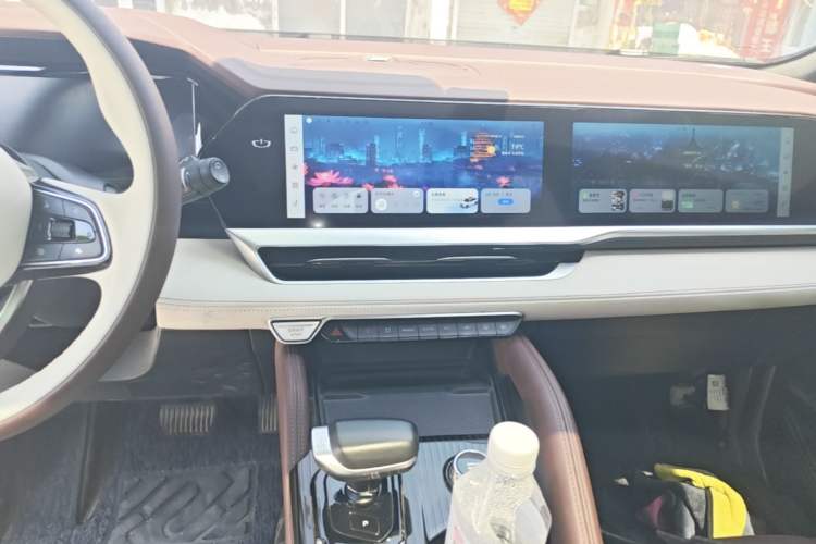 Used Geely Auto Monjaro L 2021 2.0TD DCT EVO Two-Wheel Drive Smart Luxury Version Audio And AC Panel