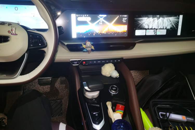 Used Geely Auto Monjaro L 2021 2.0TD High-Power Automatic All-Wheel-Drive Flagship Version Audio And AC Panel