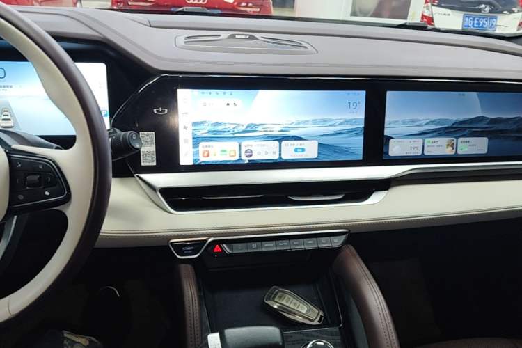 Used Geely Auto Monjaro L 2021 2.0TD DCT EVO Two-Wheel Drive Prestige Version Audio And AC Panel