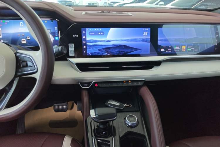 Used Geely Auto Monjaro L 2021 2.0TD DCT EVO Two-Wheel Drive Prestige Version Audio And AC Panel