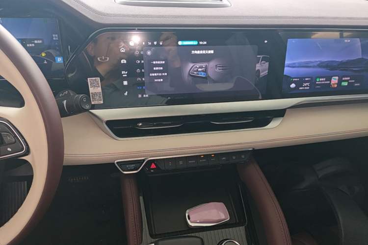Used Geely Auto Monjaro L 2021 2.0TD DCT EVO Two-Wheel Drive Prestige Version Audio And AC Panel