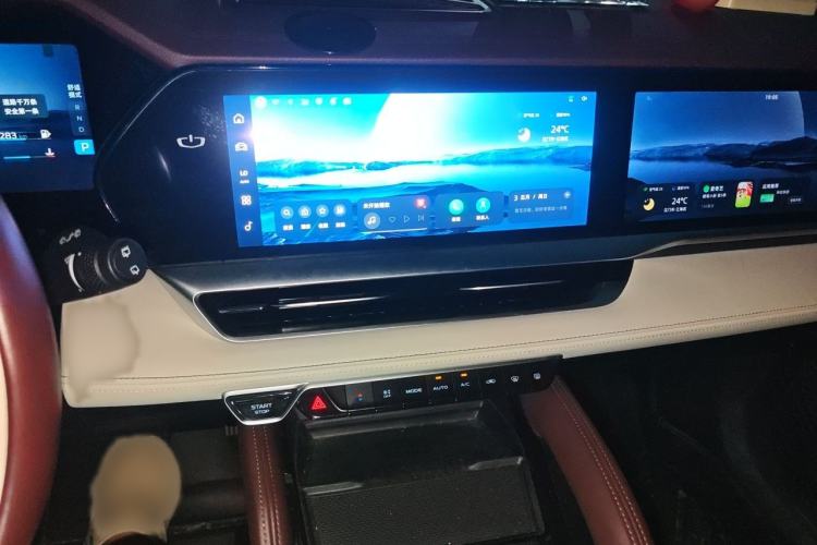 Used Geely Auto Monjaro L 2021 2.0TD DCT EVO Two-Wheel Drive Smart Luxury Version Audio And AC Panel