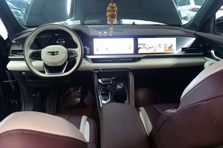 Used Geely Auto Monjaro L 2021 2.0TD DCT EVO Two-Wheel Drive Prestige Version Center Console