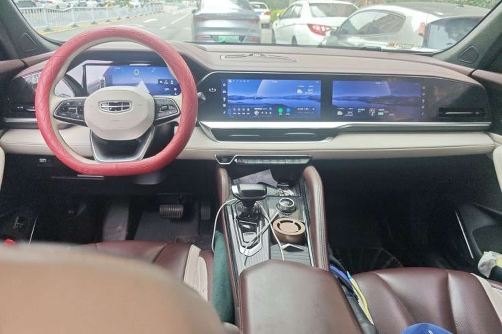 Used Geely Auto Monjaro L 2021 2.0TD DCT EVO Two-Wheel Drive Prestige Version Center Console