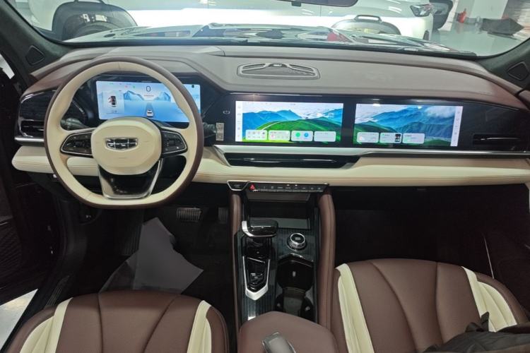 Used Geely Auto Monjaro L 2021 2.0TD DCT EVO Two-Wheel Drive Prestige Version Center Console